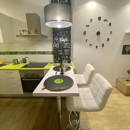 Pina Smart House Apartment