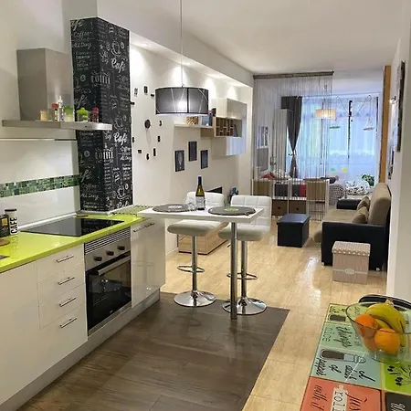 Pina Smart House Apartment